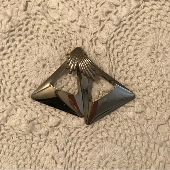 CLOSET CLOSING Art Deco Triangle Earrings - Picture 2 of 4
